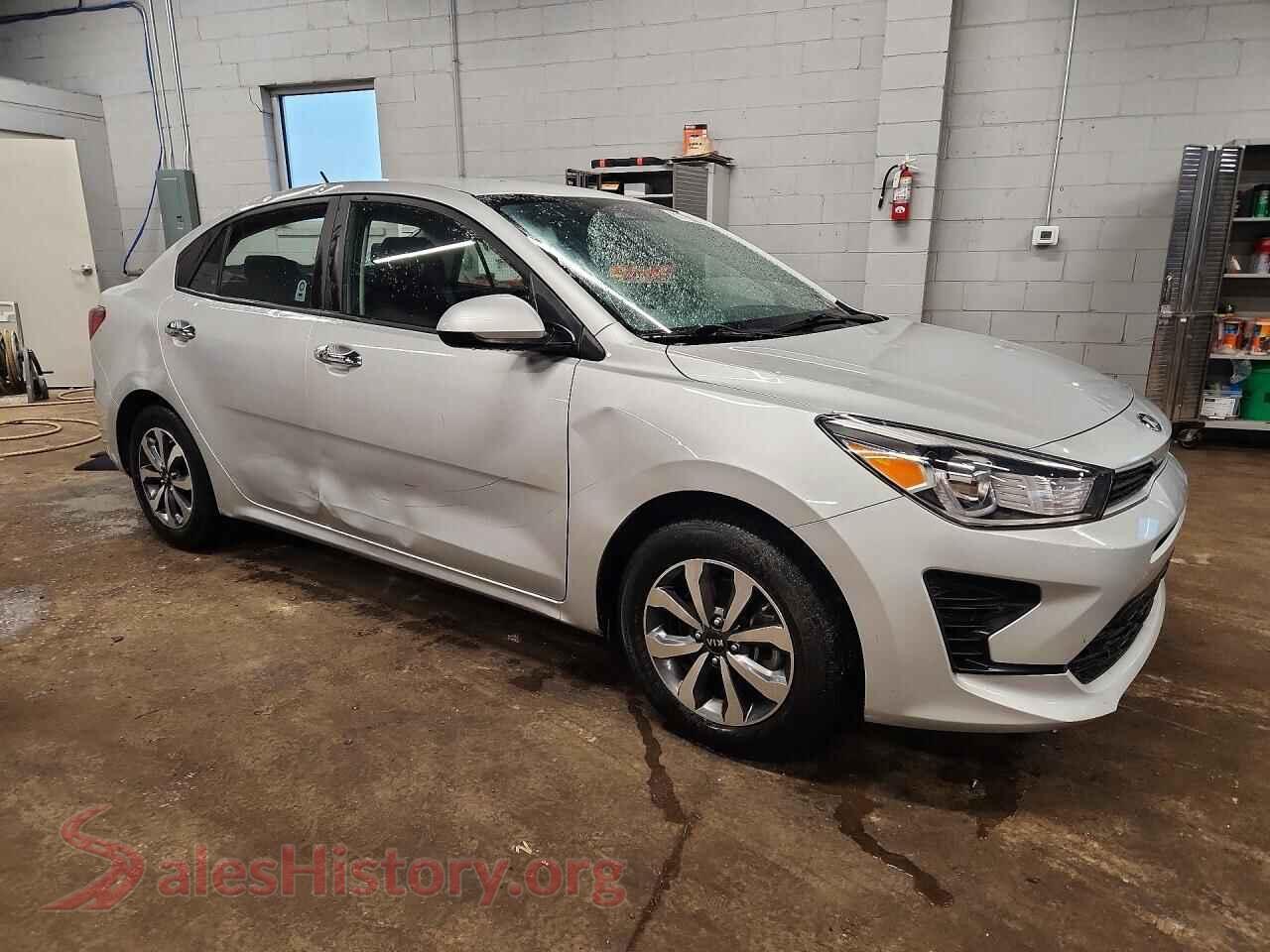 2021 KIA RIO VIN 3KPA24AD8ME386302, rear 3/4 view