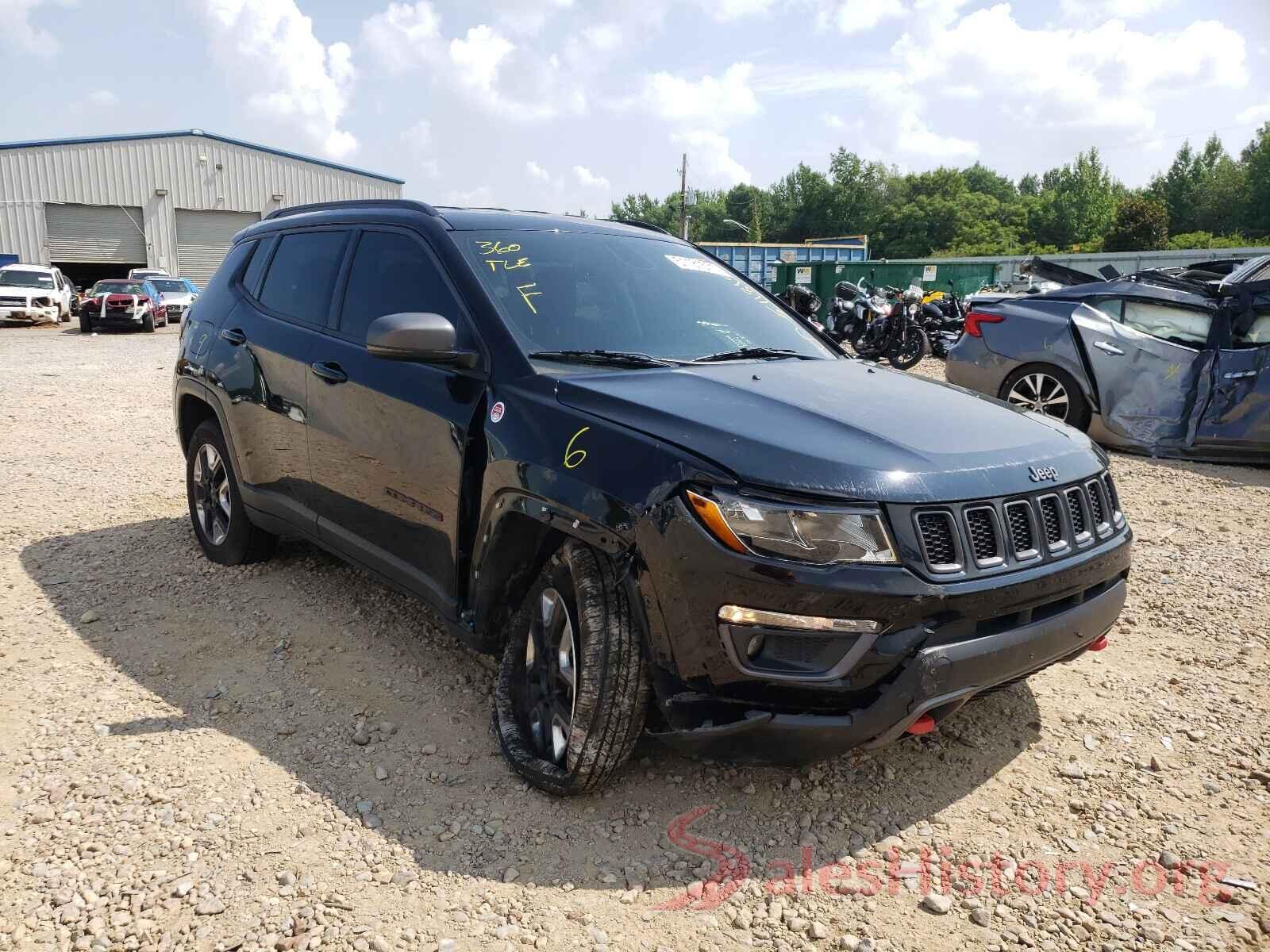 3C4NJDDB8JT128805 2018 JEEP COMPASS