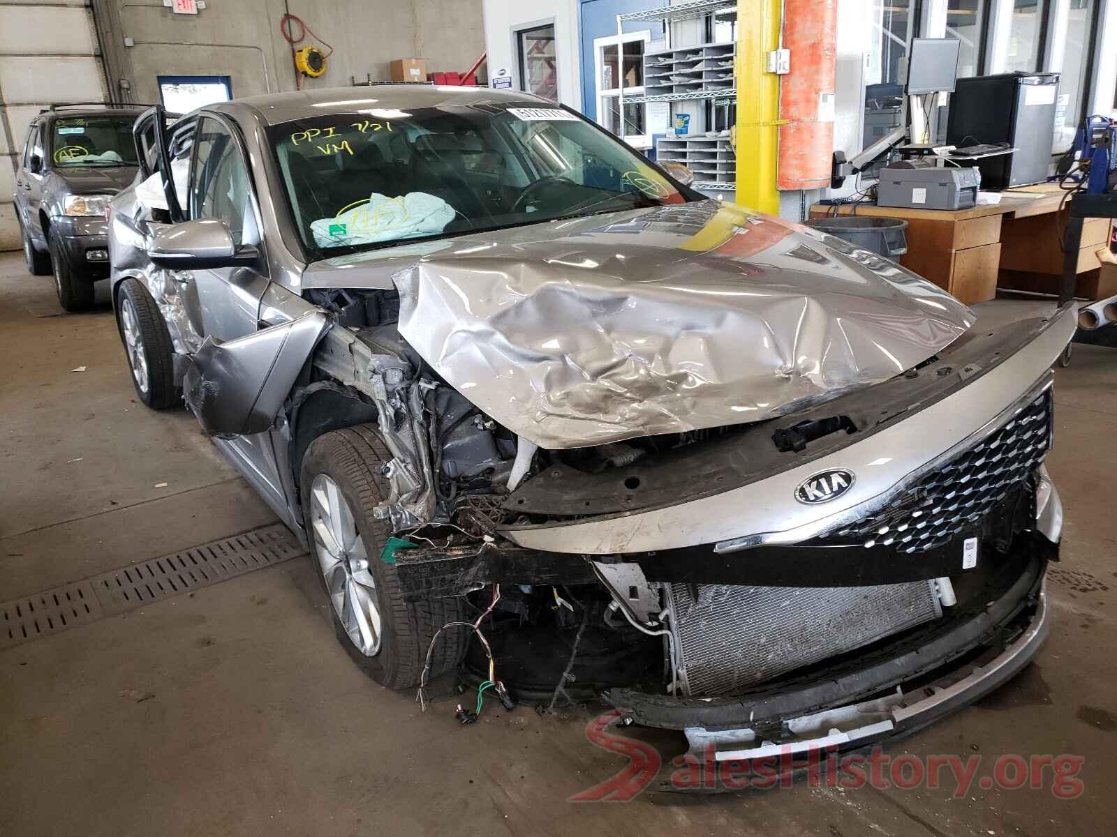 5XXGU4L36JG215690 2018 KIA OPTIMA