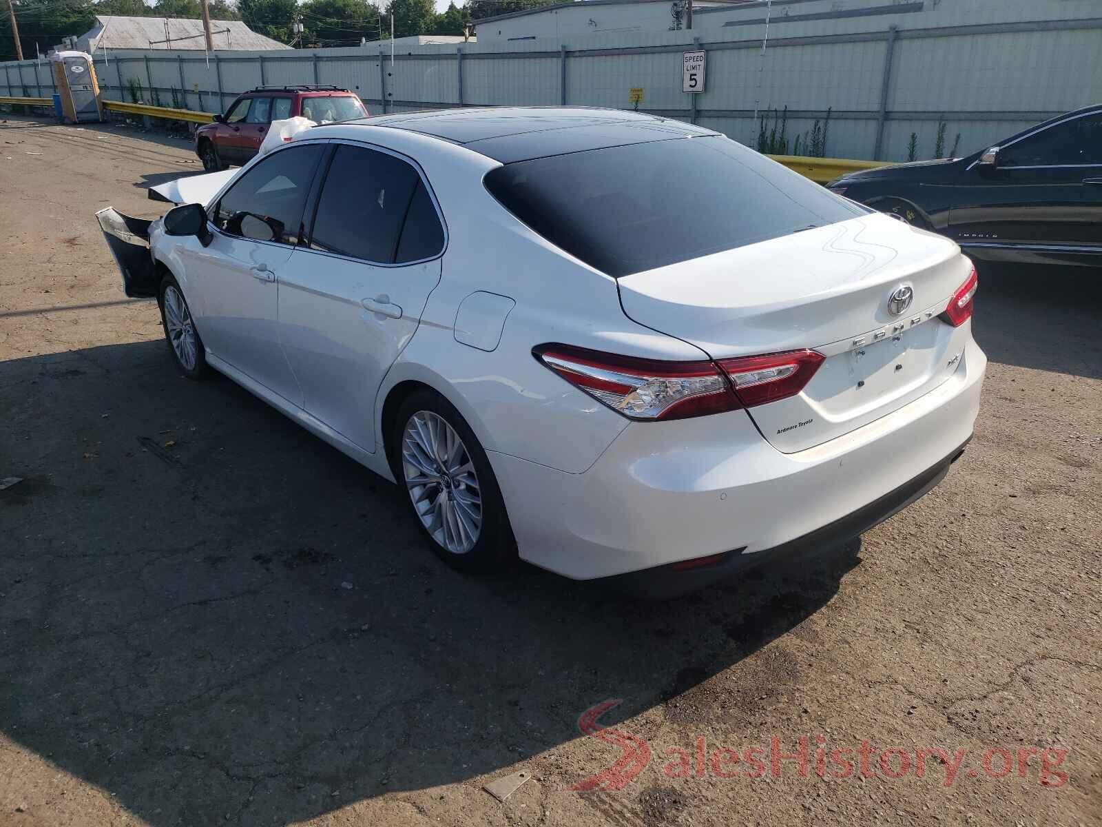 4T1B11HK5JU079673 2018 TOYOTA CAMRY