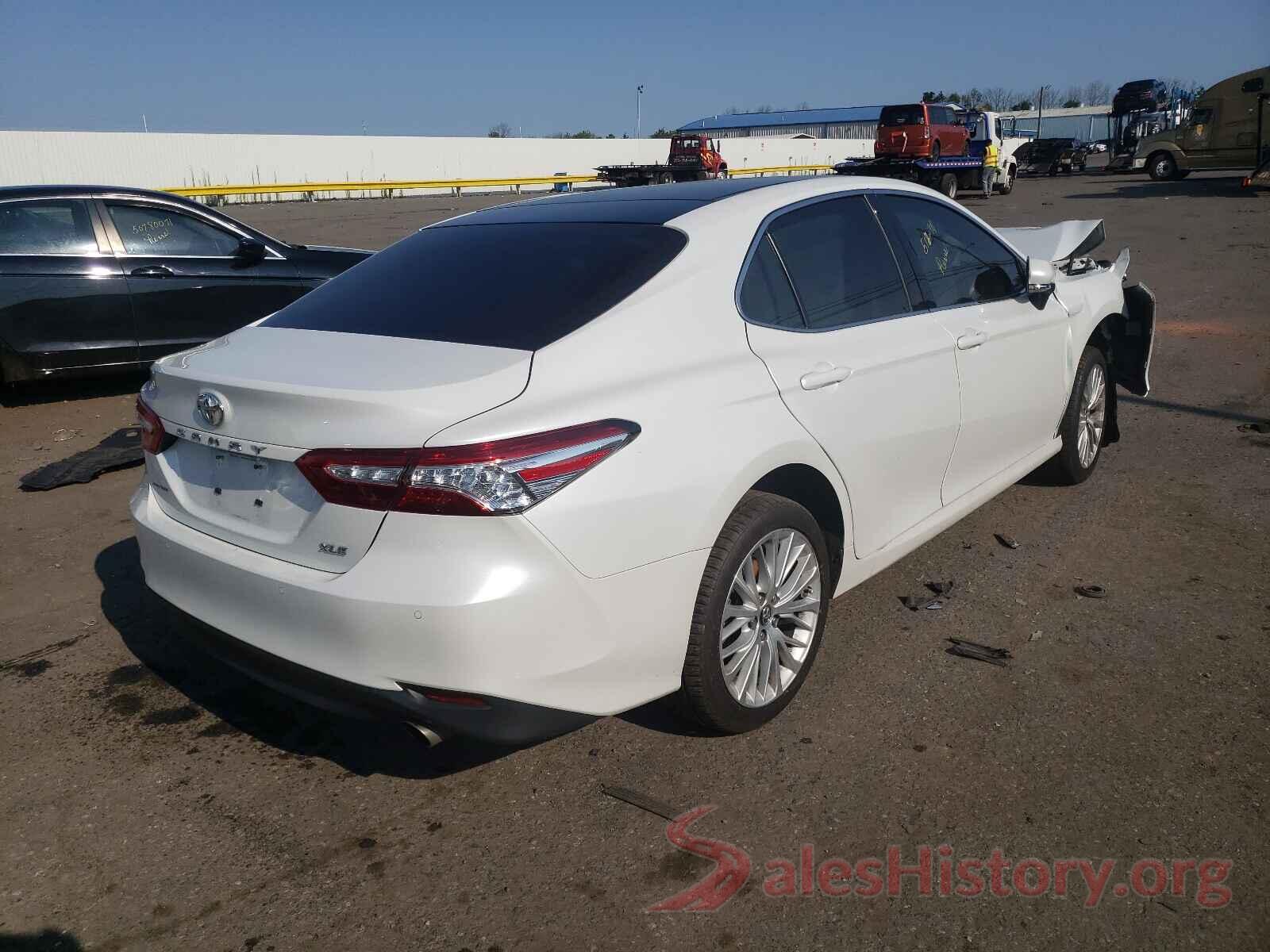 4T1B11HK5JU079673 2018 TOYOTA CAMRY