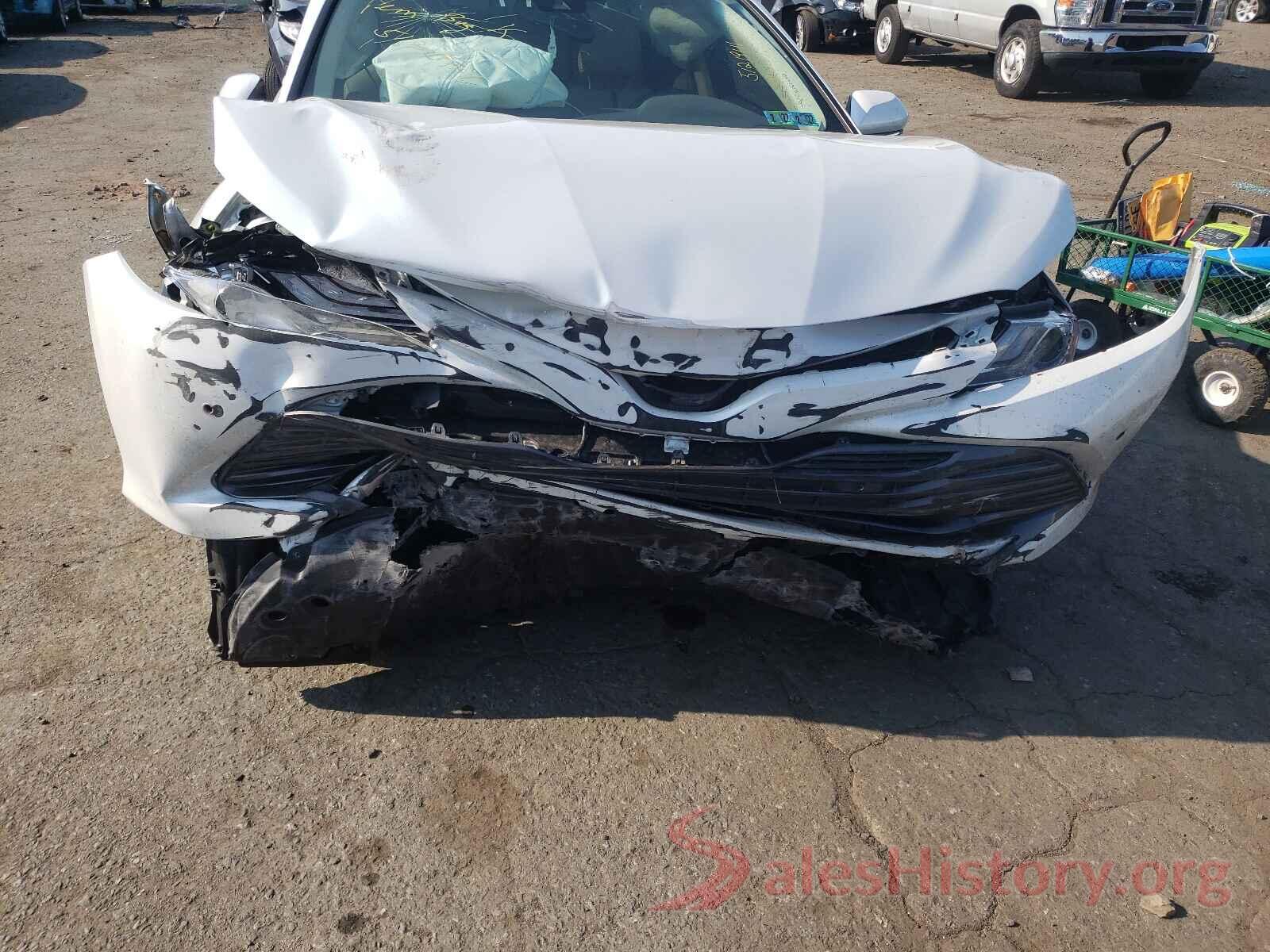 4T1B11HK5JU079673 2018 TOYOTA CAMRY