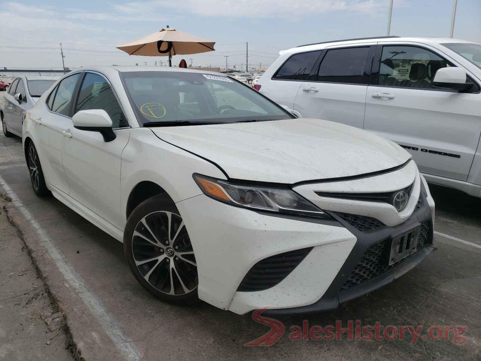 4T1B11HK7JU664111 2018 TOYOTA CAMRY