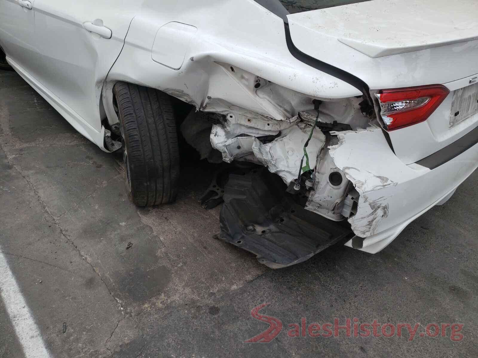 4T1B11HK7JU664111 2018 TOYOTA CAMRY