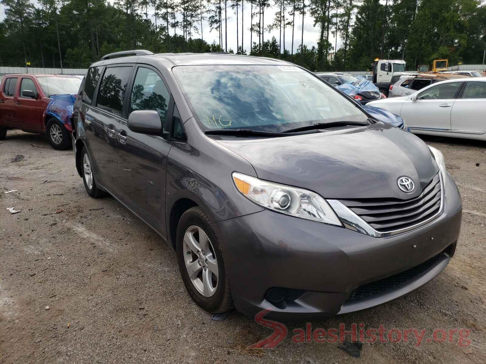 5TDKZ3DC5HS858710 2017 TOYOTA SIENNA