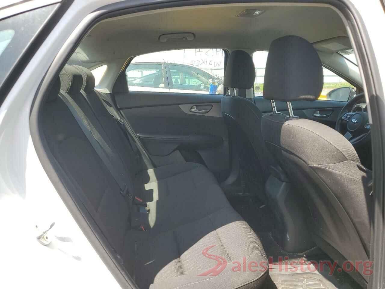 3KPF24AD0KE137902 2019 KIA FORTE