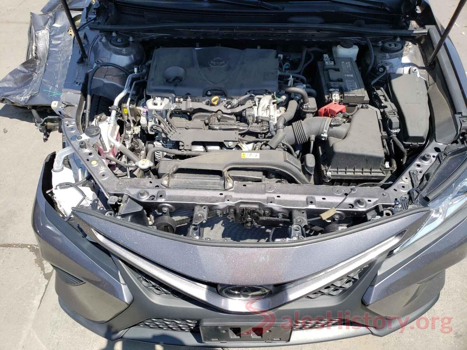 4T1B11HK5JU008697 2018 TOYOTA CAMRY