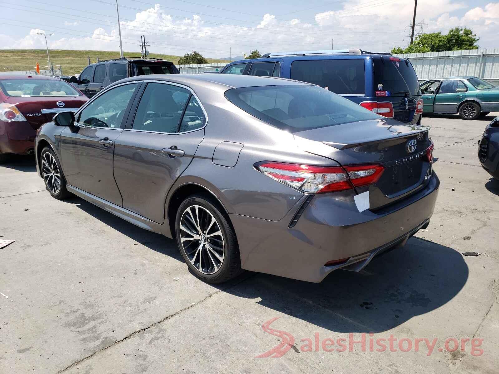 4T1B11HK5JU008697 2018 TOYOTA CAMRY