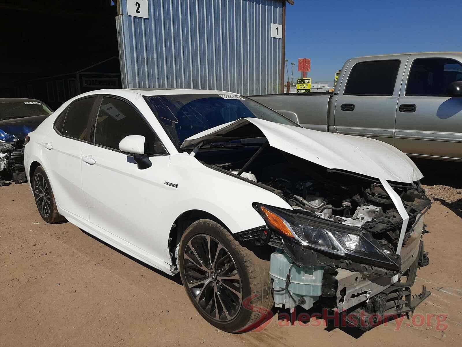 4T1B21HK8JU007444 2018 TOYOTA CAMRY