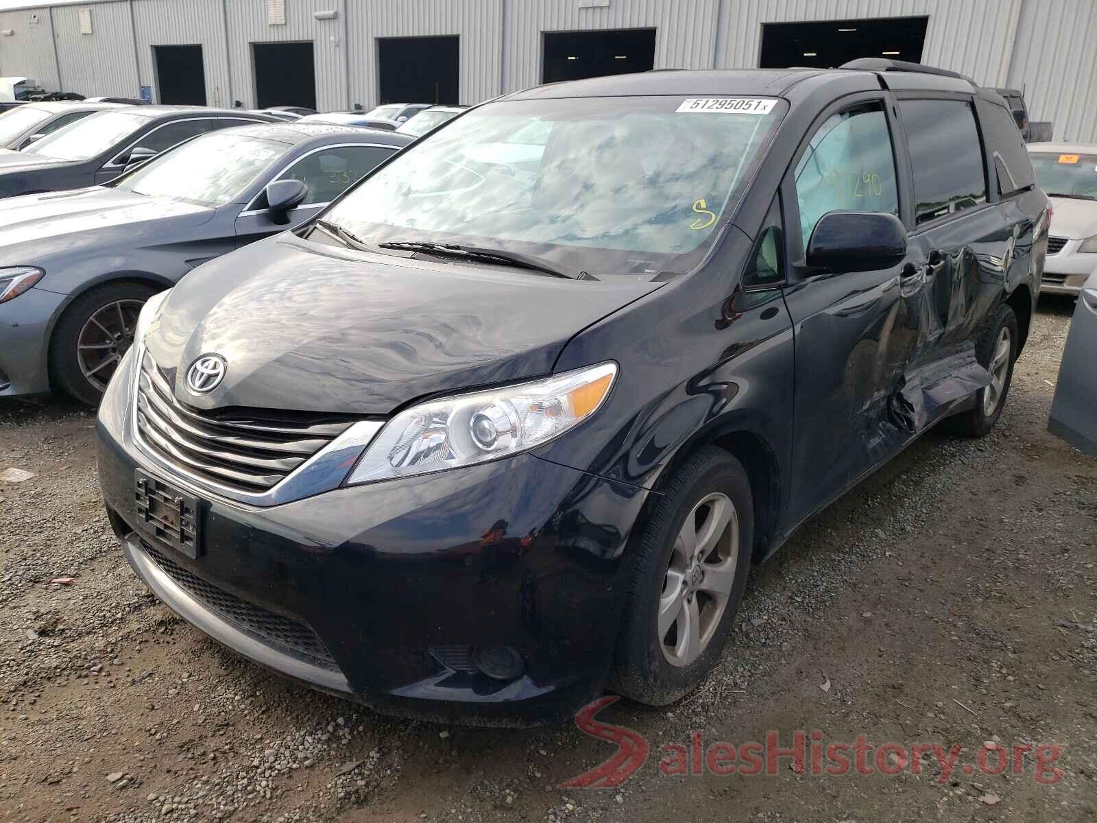 5TDKZ3DC4HS822684 2017 TOYOTA SIENNA