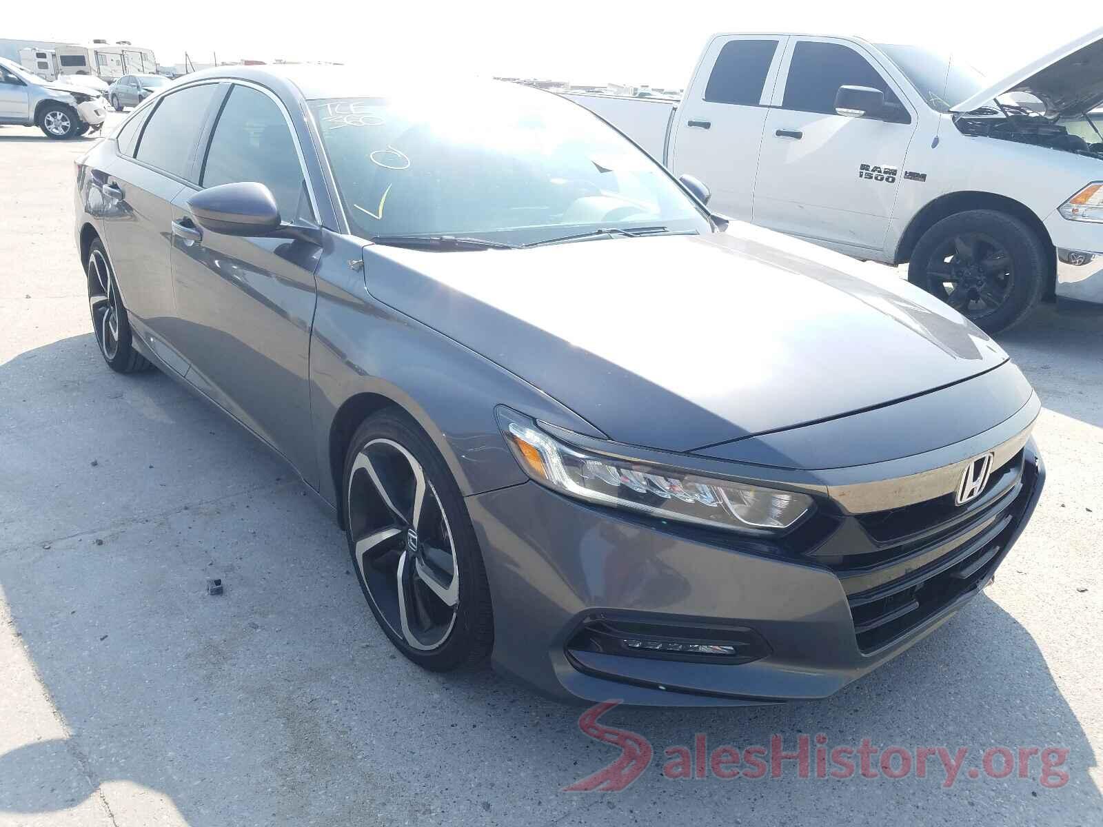 1HGCV1F33JA211972 2018 HONDA ACCORD