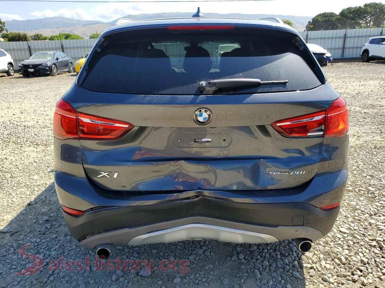 2018 BMW X1 VIN WBXHU7C37J5L09784, left side view