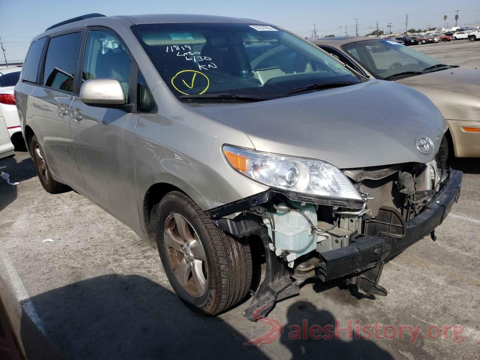 5TDKZ3DC8HS844042 2017 TOYOTA SIENNA