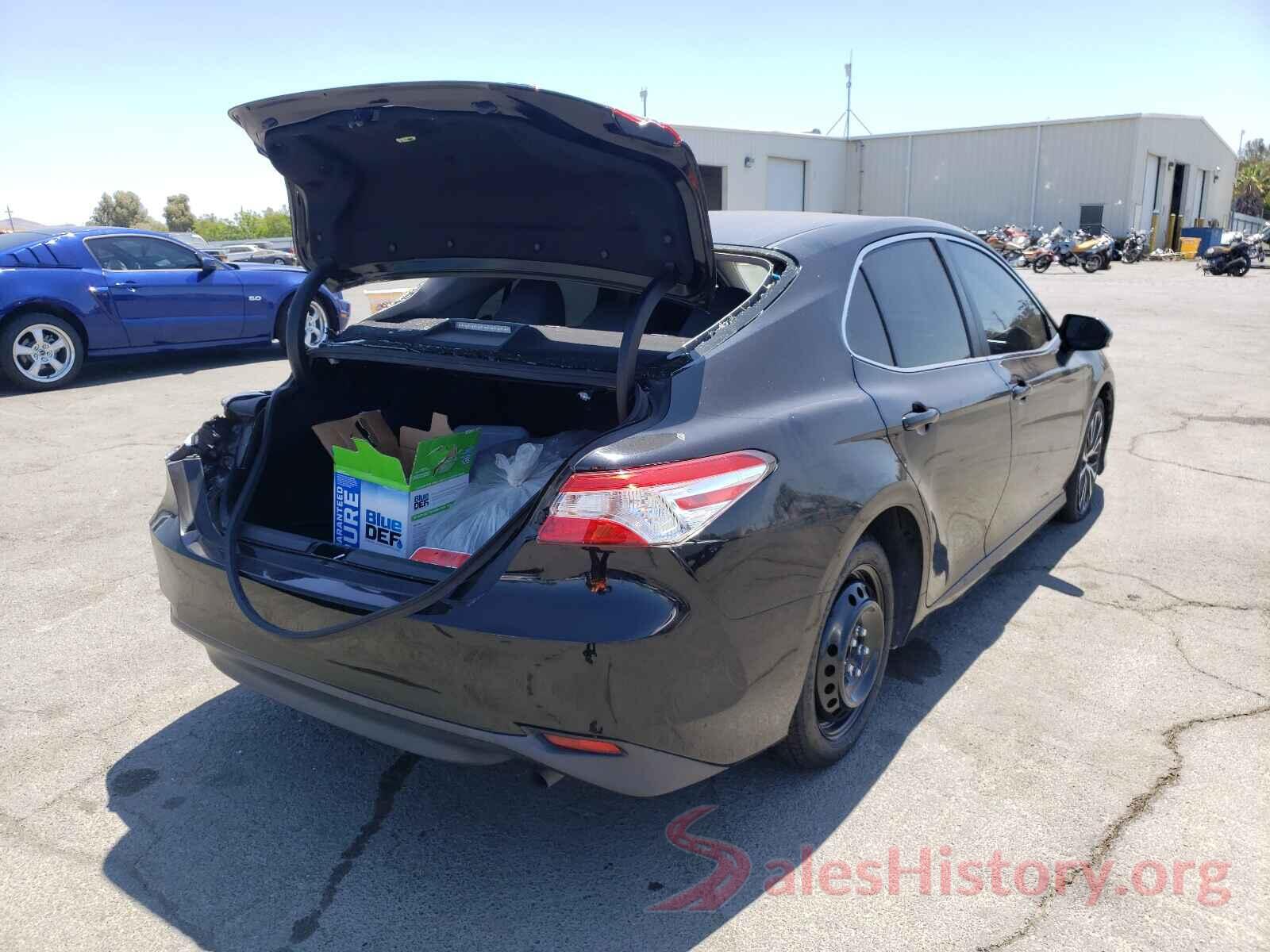 JTNB11HK8J3043448 2018 TOYOTA CAMRY