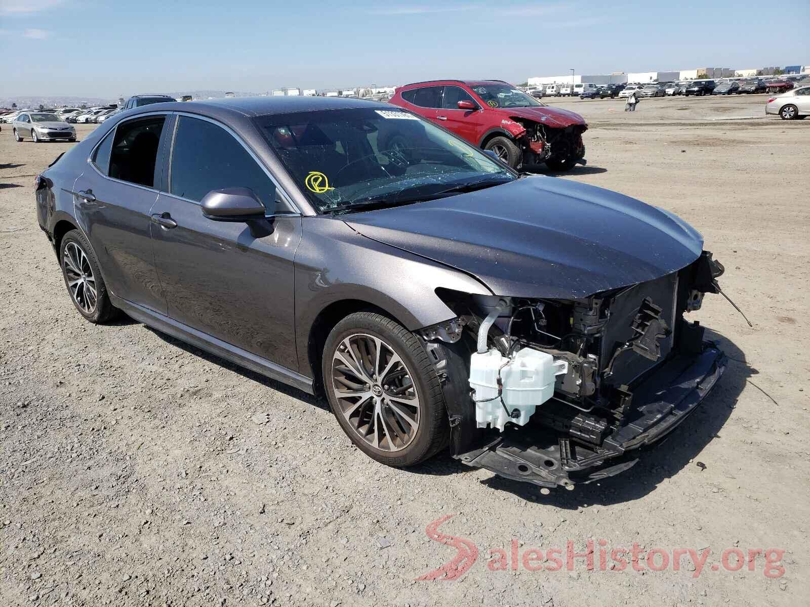 4T1B11HKXJU092905 2018 TOYOTA CAMRY