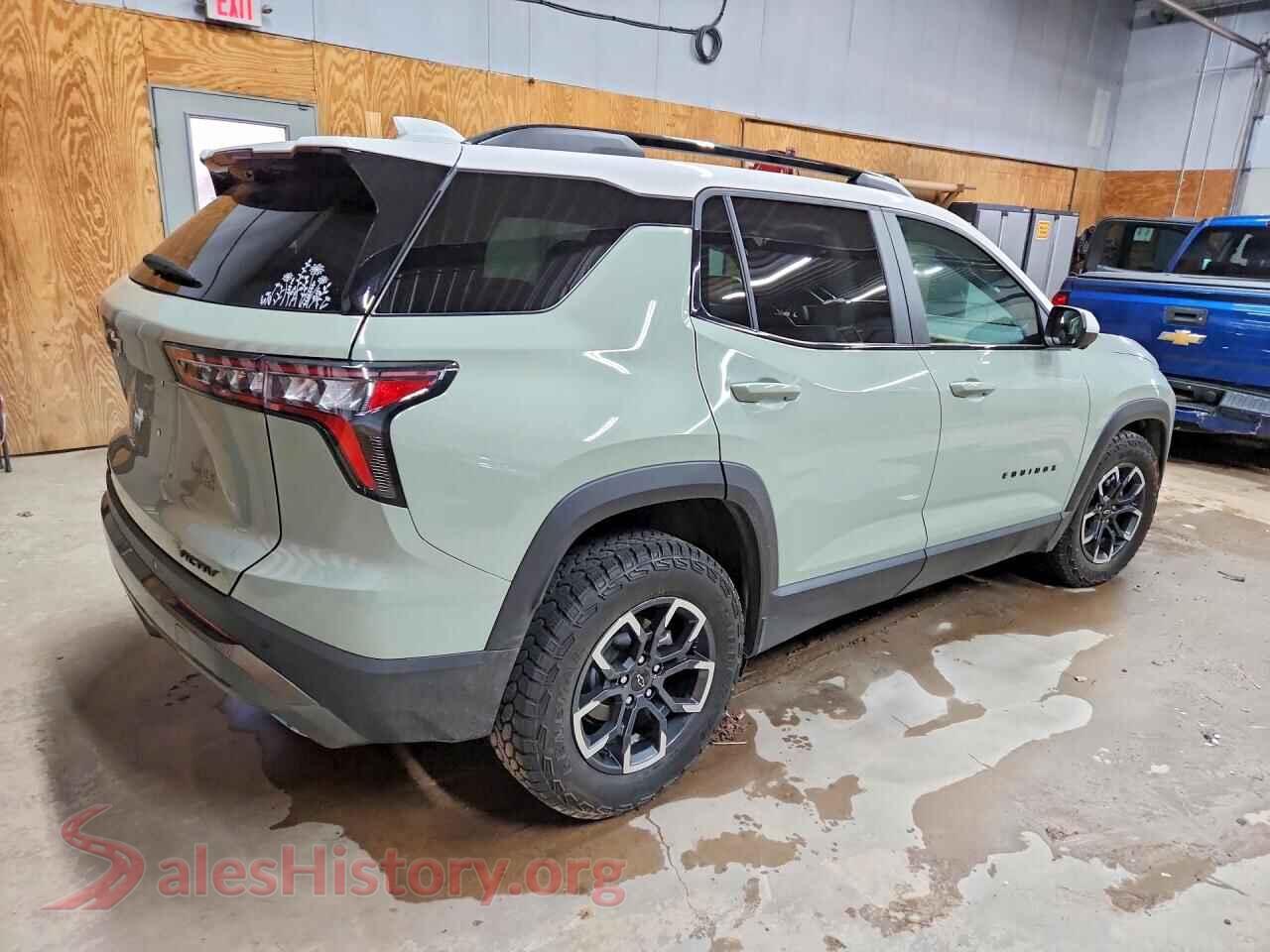 2025 CHEVROLET EQUINOX VIN 3GNAXSEG8SL137122, right side view