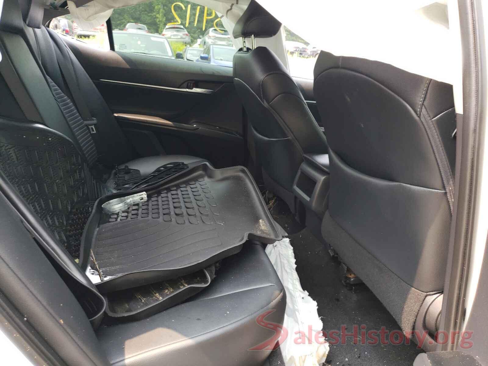 4T1B11HK8JU573512 2018 TOYOTA CAMRY