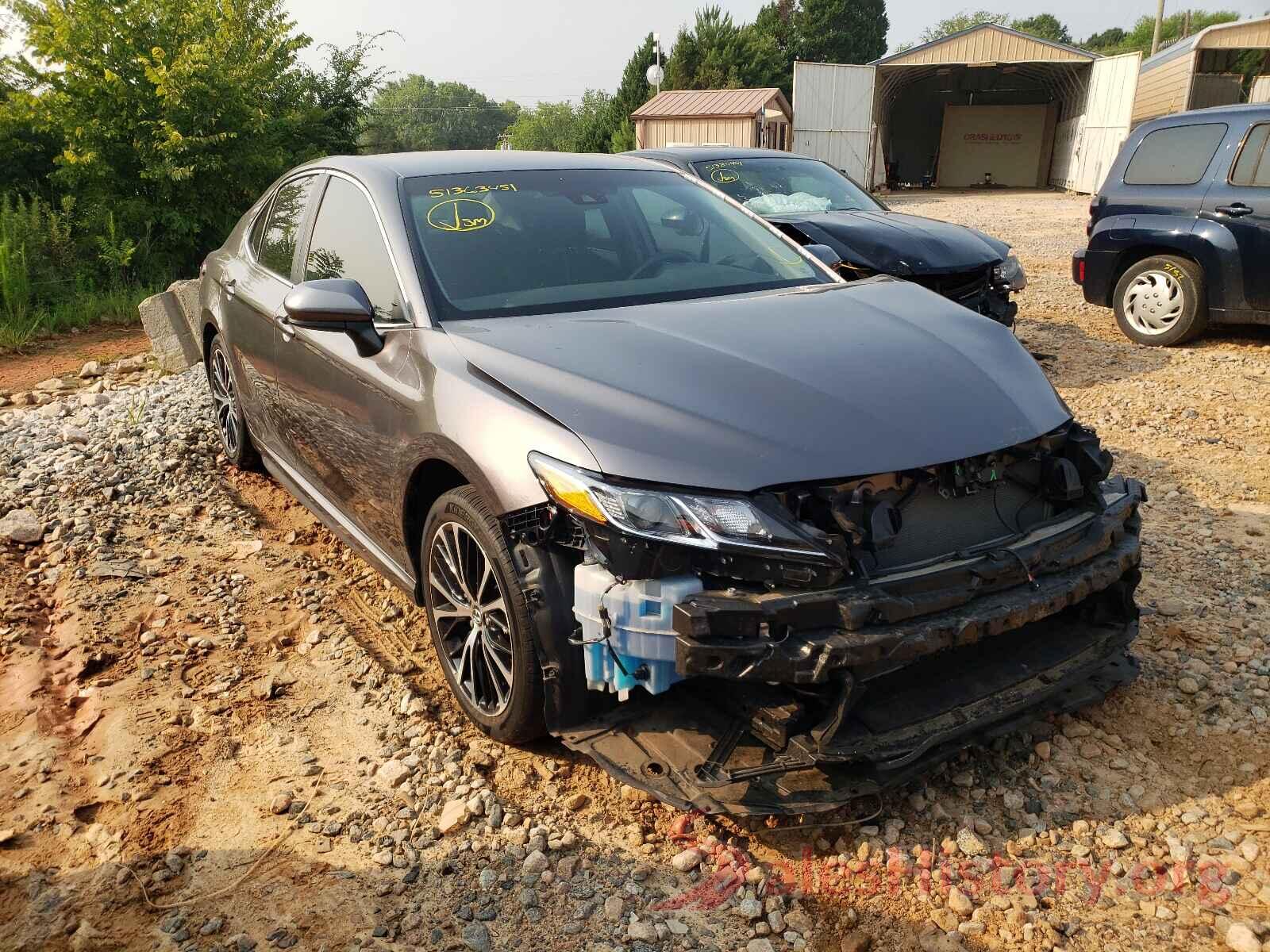 4T1B11HKXJU670680 2018 TOYOTA CAMRY