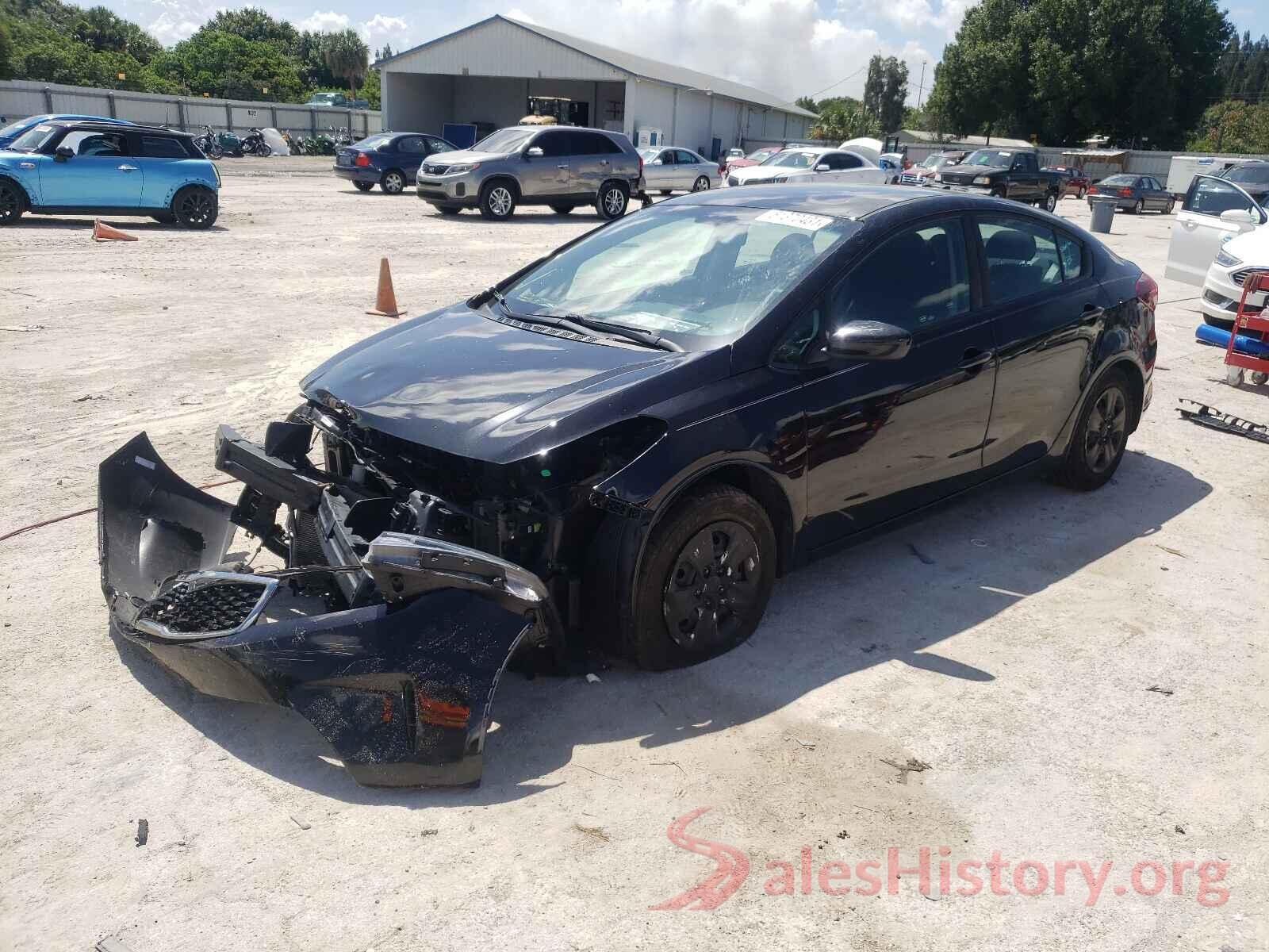 3KPFK4A70JE229357 2018 KIA FORTE