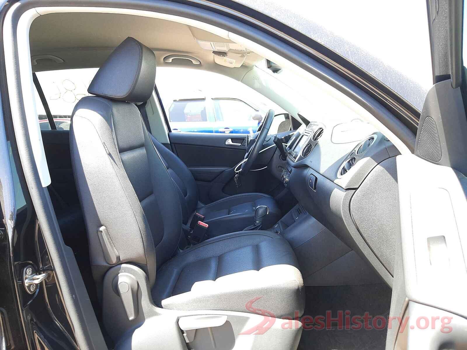 WVGAV7AX3HK022368 2017 VOLKSWAGEN TIGUAN