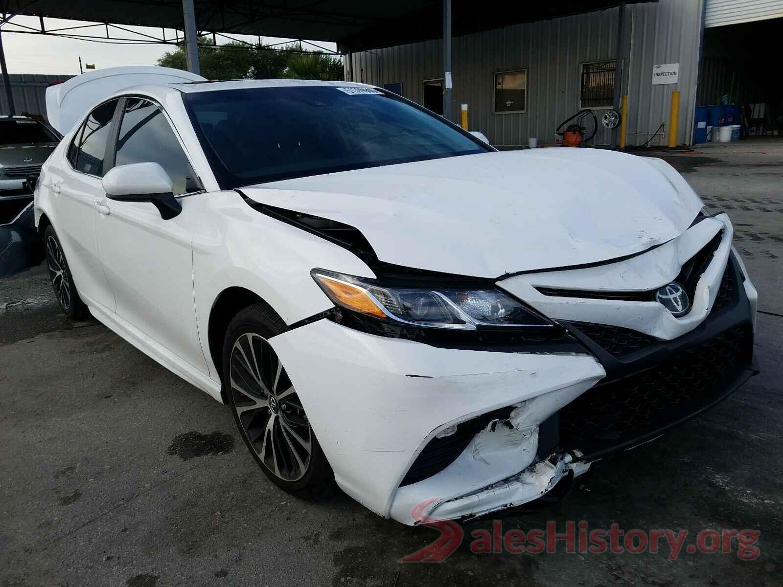 4T1B11HK9JU136876 2018 TOYOTA CAMRY