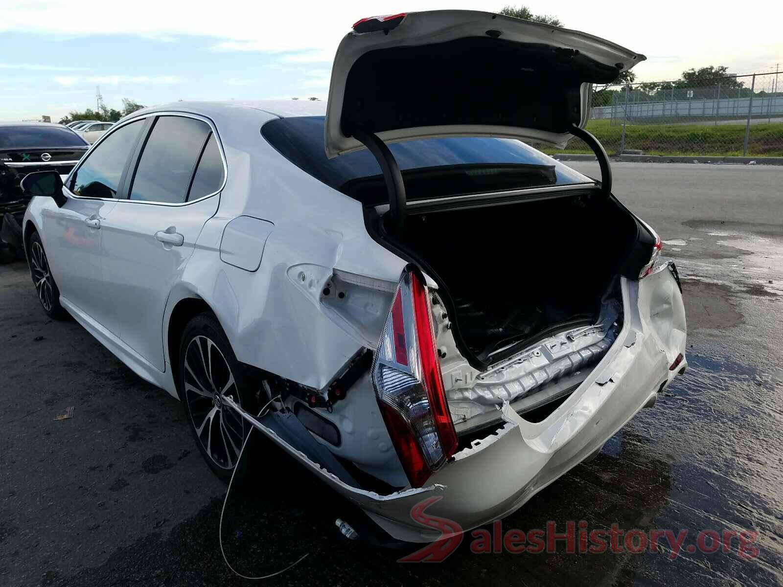 4T1B11HK9JU136876 2018 TOYOTA CAMRY