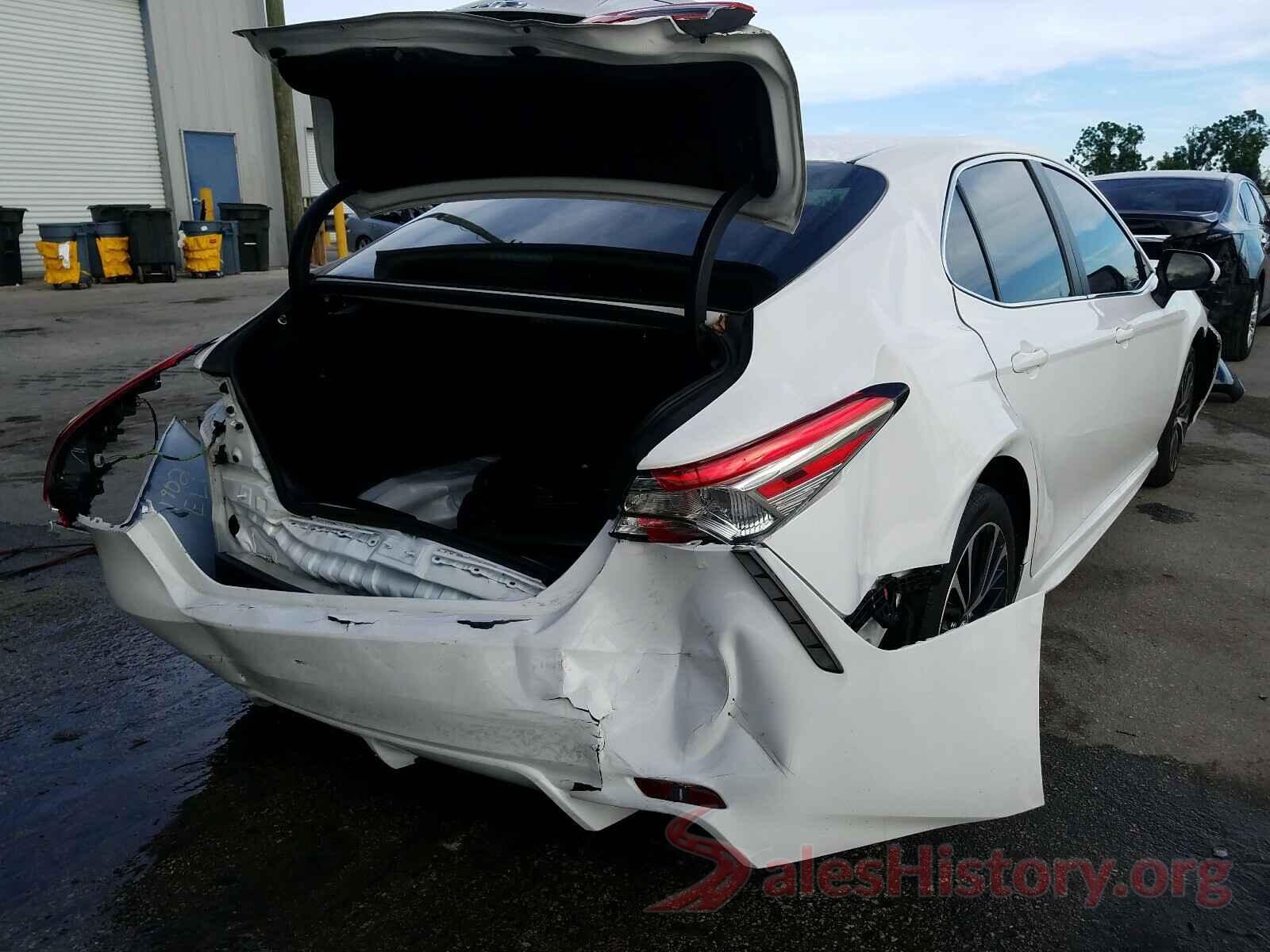 4T1B11HK9JU136876 2018 TOYOTA CAMRY