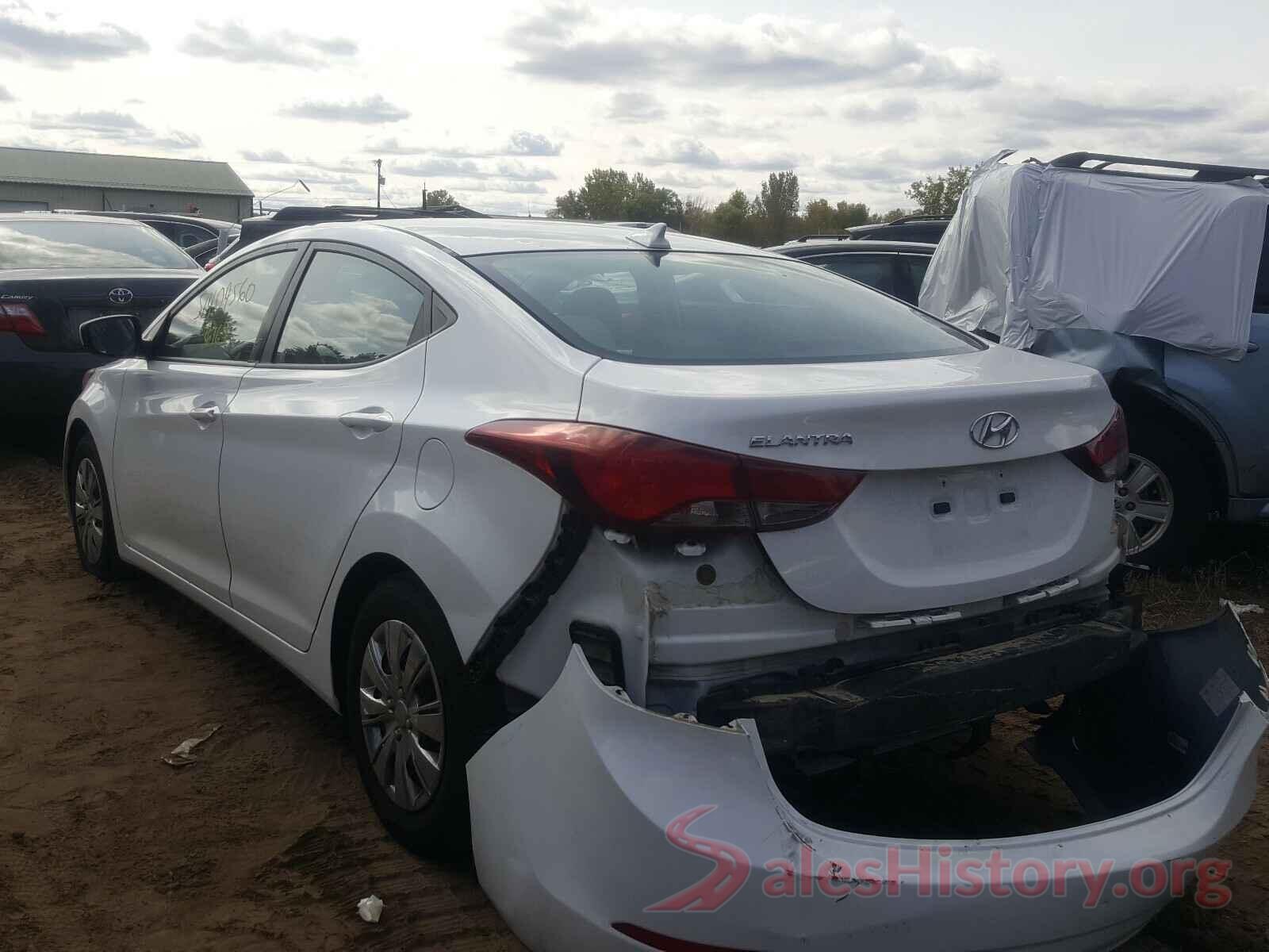 5NPDH4AE8GH750318 2016 HYUNDAI ELANTRA