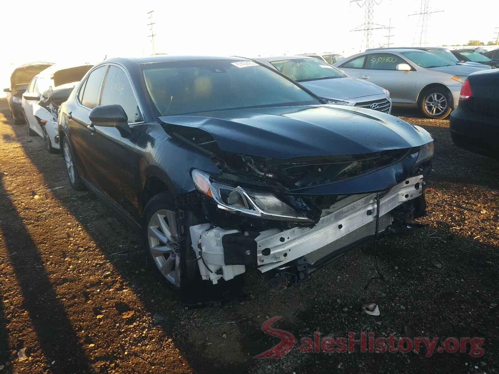 4T1B11HK7JU585103 2018 TOYOTA CAMRY