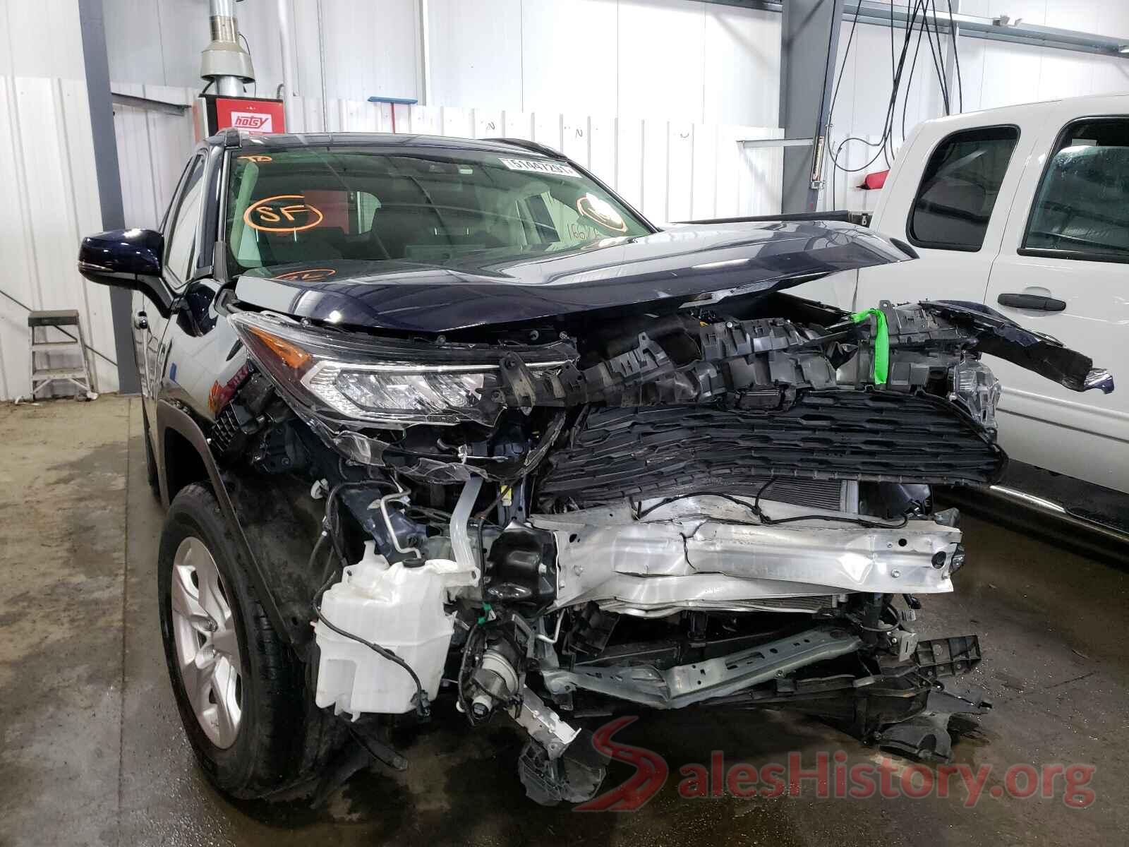 JTMP1RFV5KJ019420 2019 TOYOTA RAV4