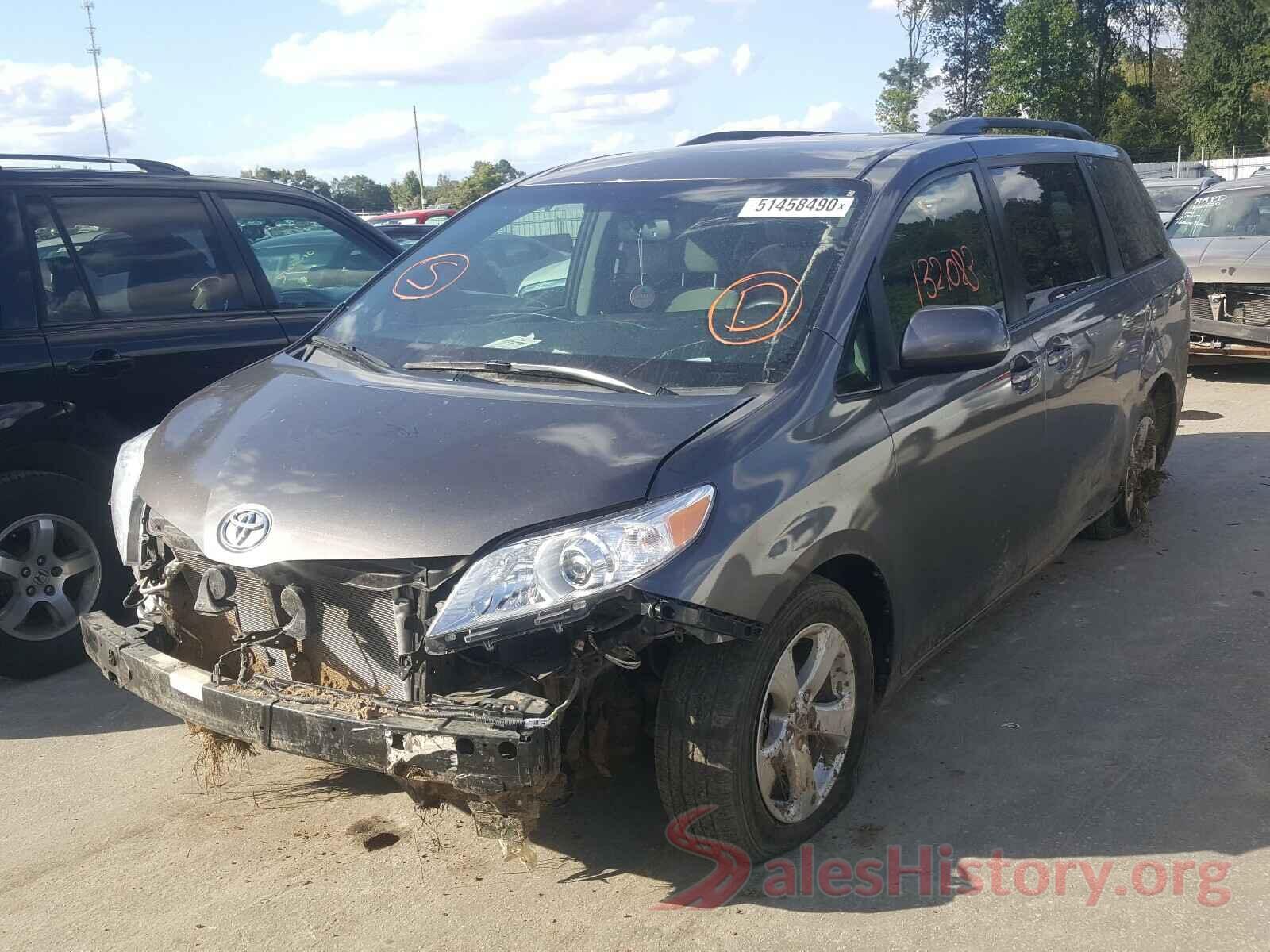 5TDKZ3DC6HS785802 2017 TOYOTA SIENNA