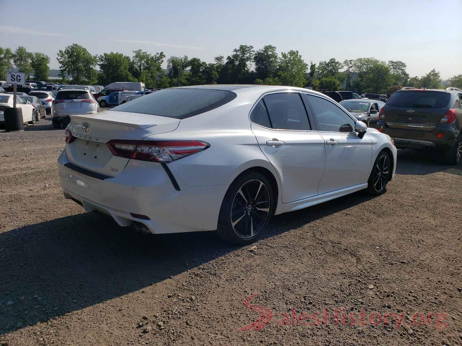 4T1B61HK2JU655866 2018 TOYOTA CAMRY