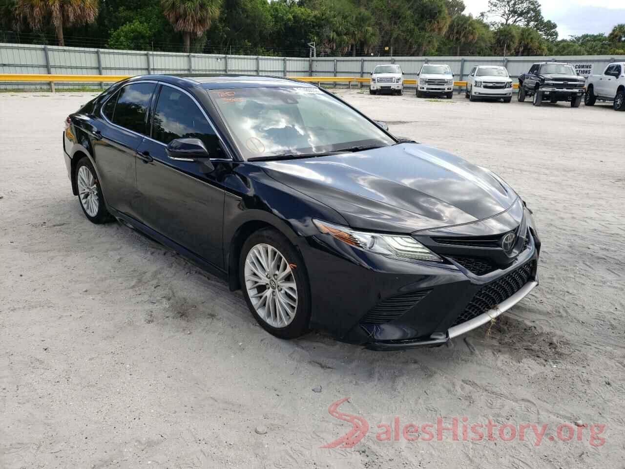 4T1B61HK9JU135132 2018 TOYOTA CAMRY