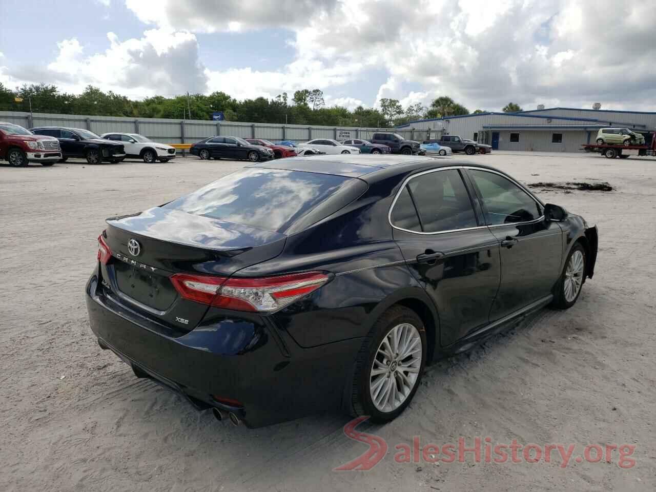 4T1B61HK9JU135132 2018 TOYOTA CAMRY