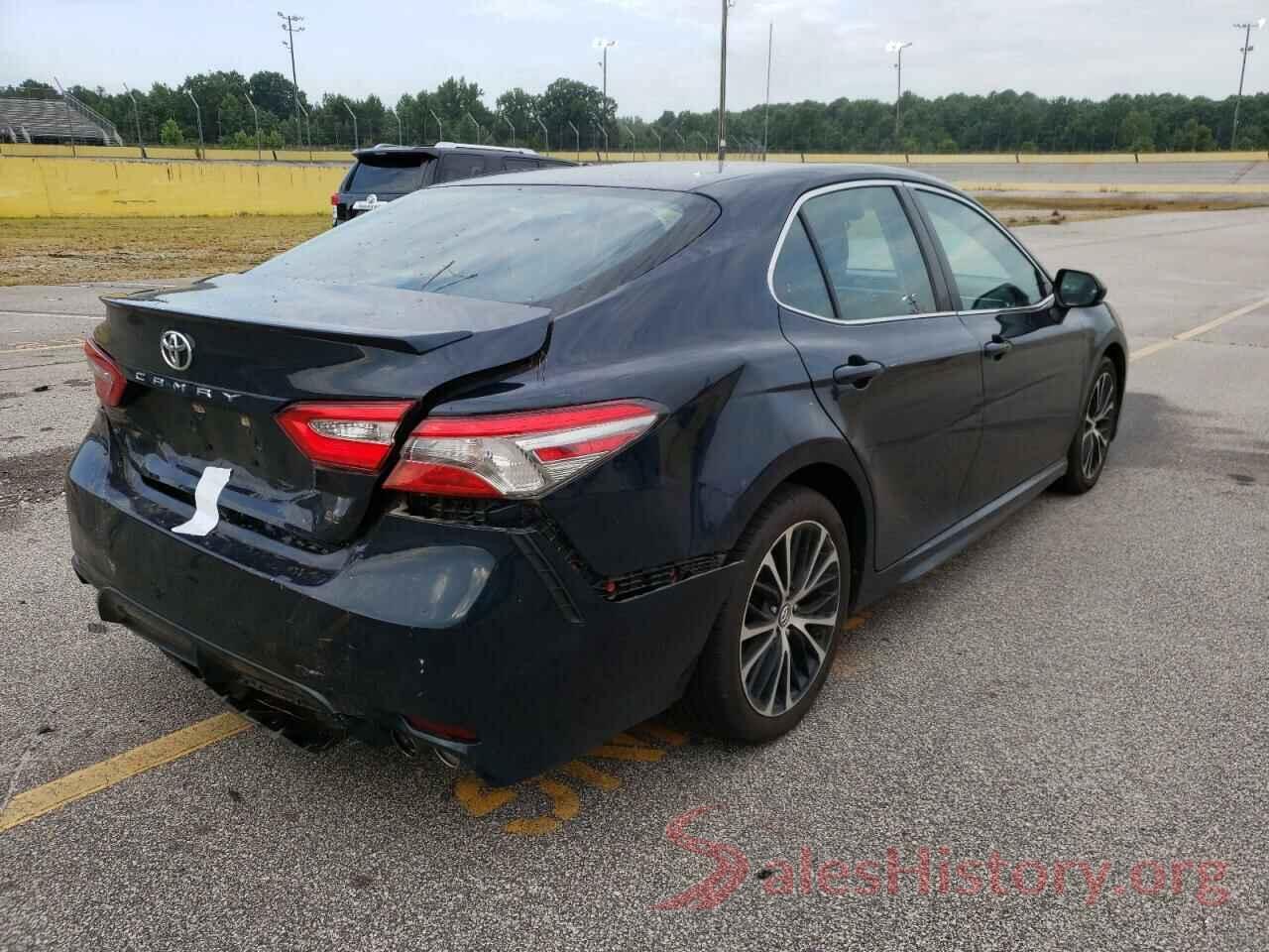 4T1B11HK1JU543851 2018 TOYOTA CAMRY