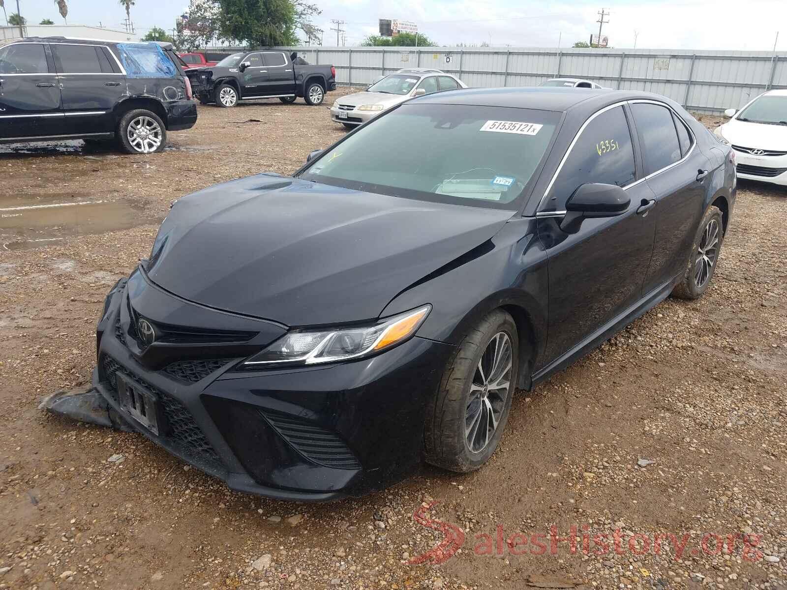 4T1B11HK8JU588141 2018 TOYOTA CAMRY