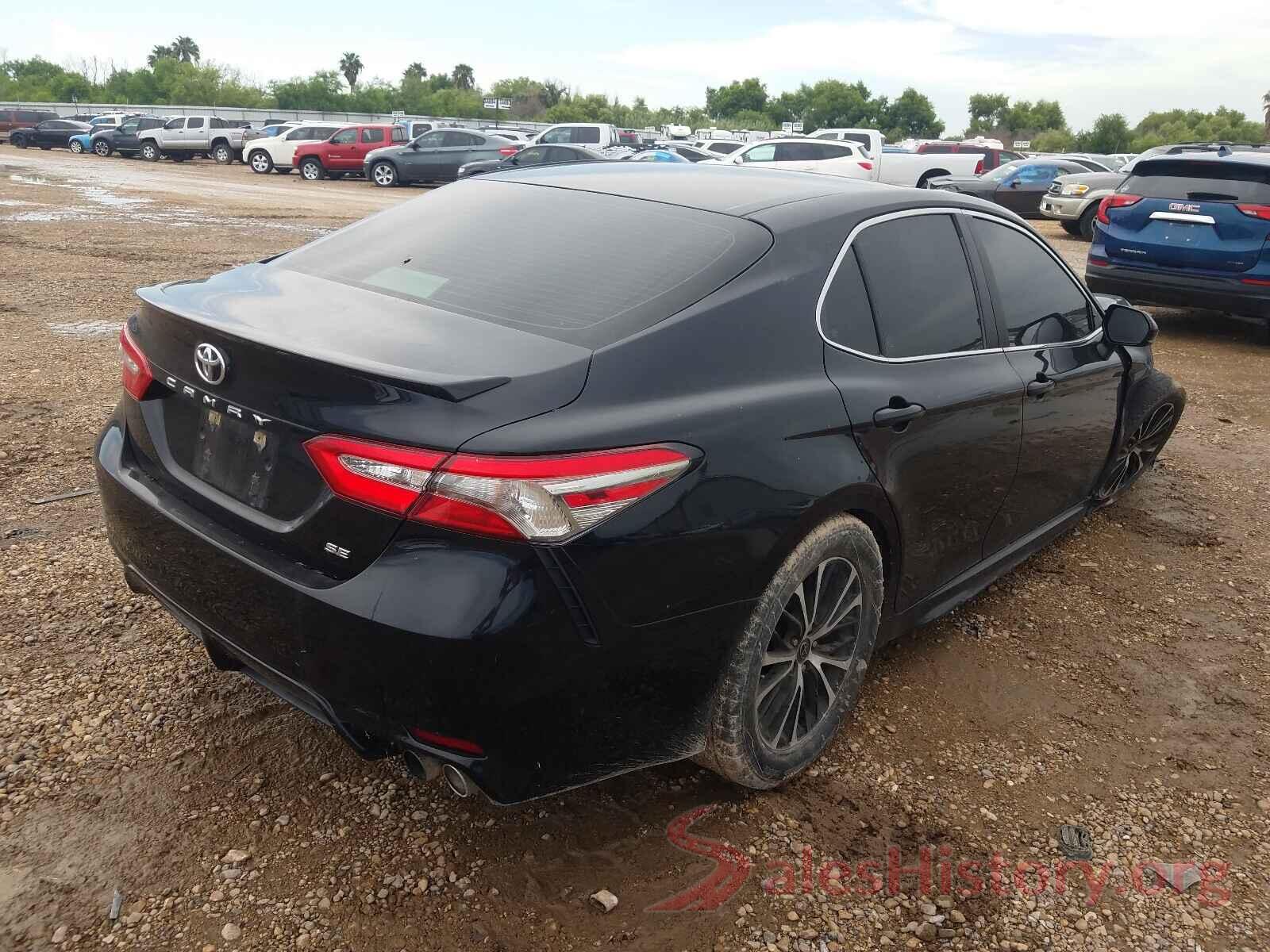 4T1B11HK8JU588141 2018 TOYOTA CAMRY