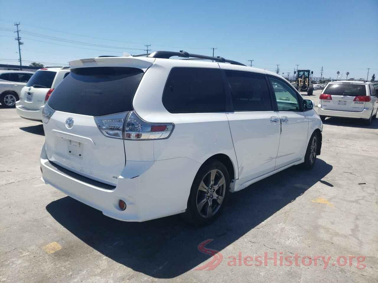 5TDXZ3DC6KS980702 2019 TOYOTA SIENNA