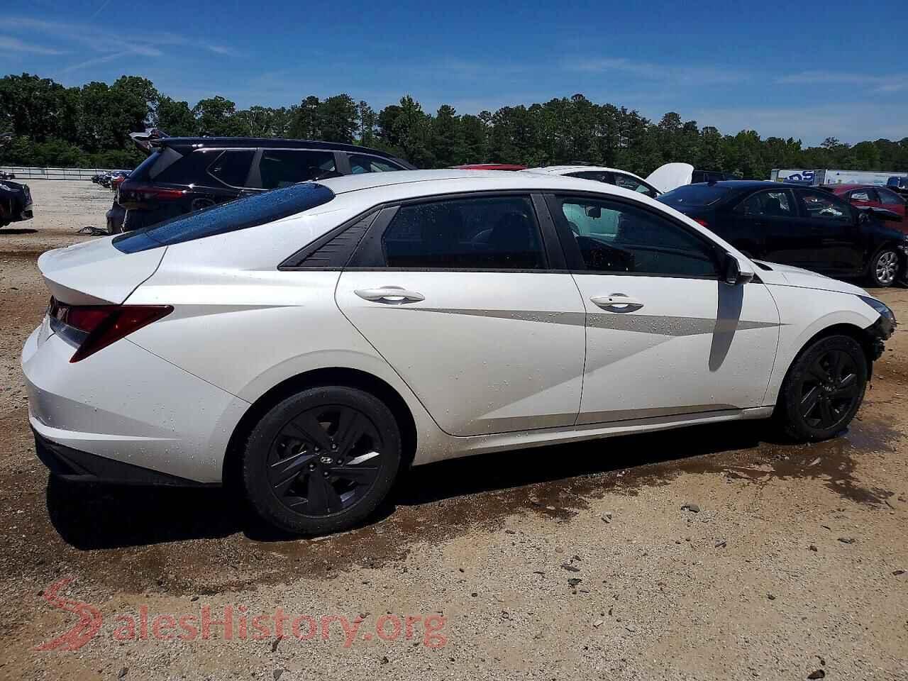 2021 HYUNDAI ELANTRA VIN 5NPLM4AG8MH052389, right side view