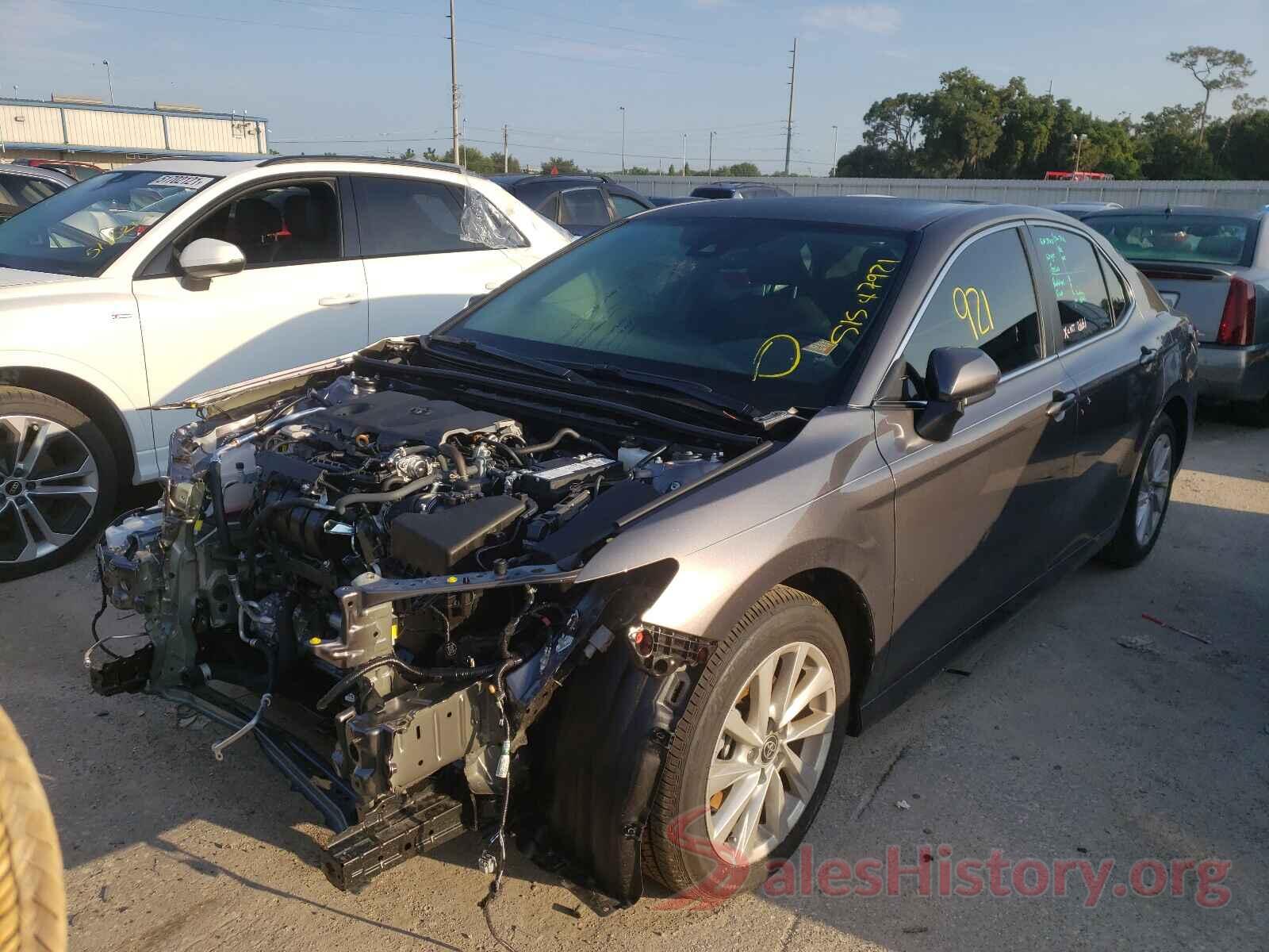 4T1C11AK3MU470582 2021 TOYOTA CAMRY