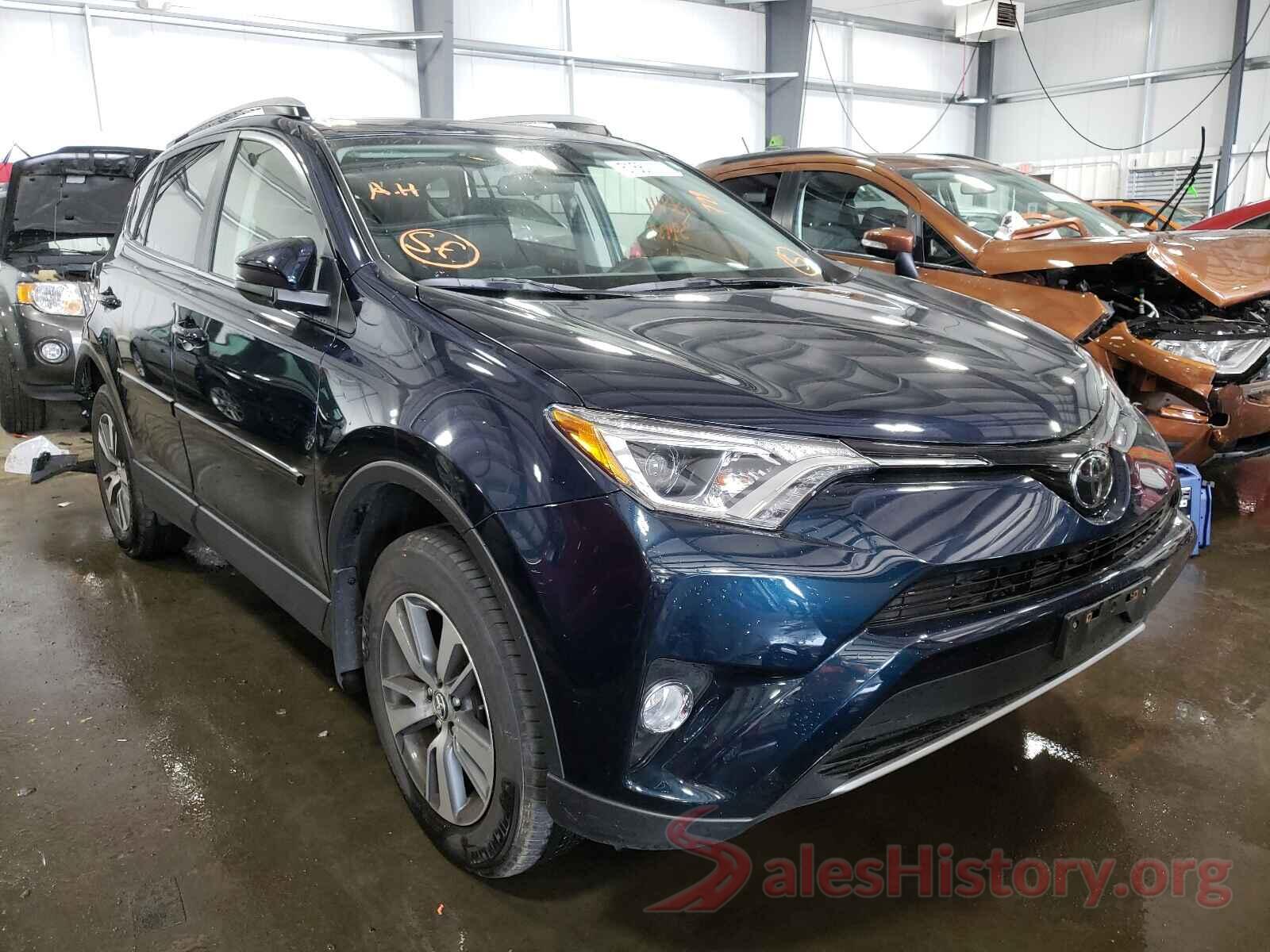 JTMRFREV0HJ150856 2017 TOYOTA RAV4