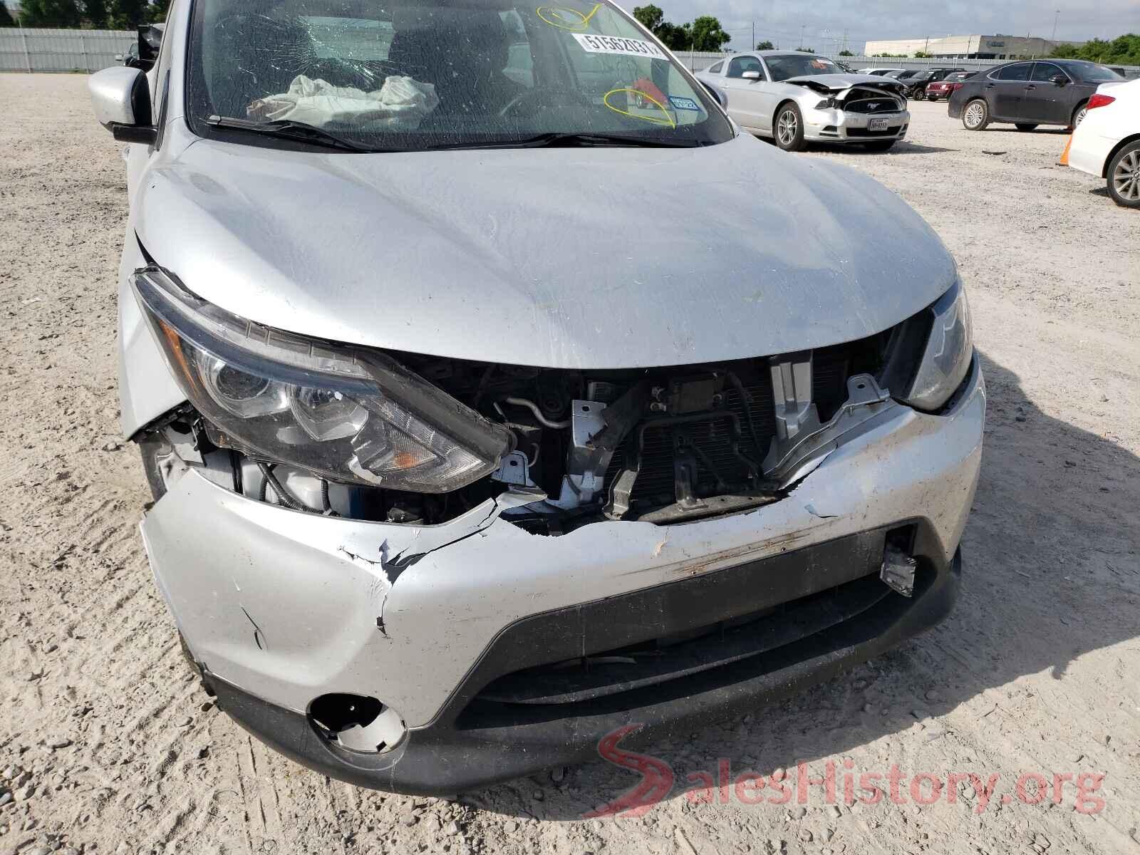 JN1BJ1CP6JW150636 2018 NISSAN ROGUE