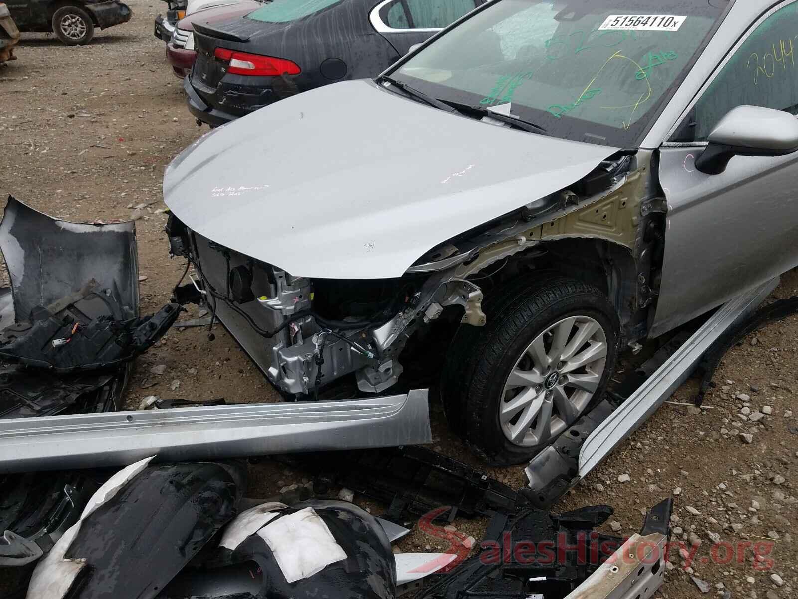 4T1B11HK9JU100279 2018 TOYOTA CAMRY