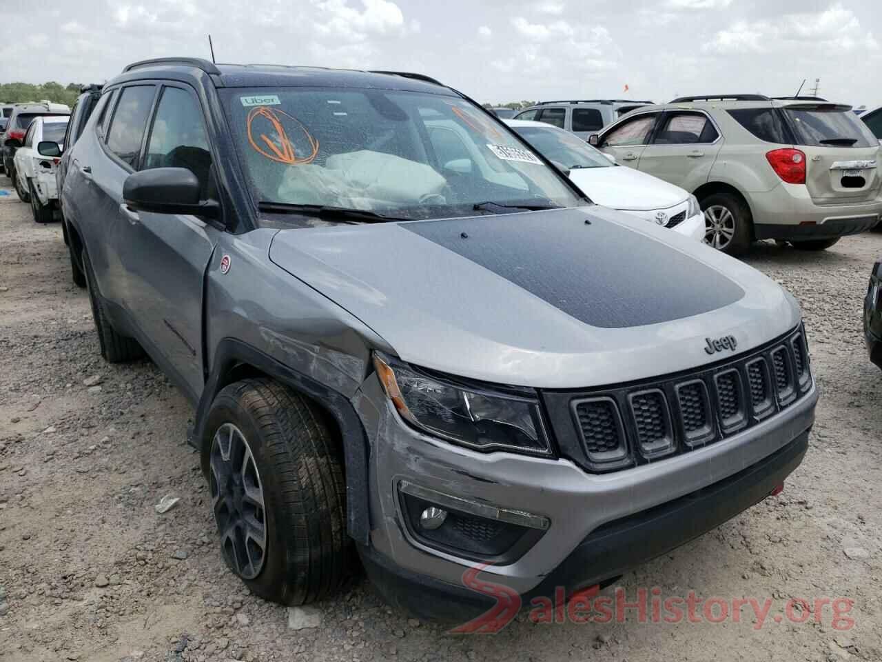 3C4NJDDB3KT752643 2019 JEEP COMPASS