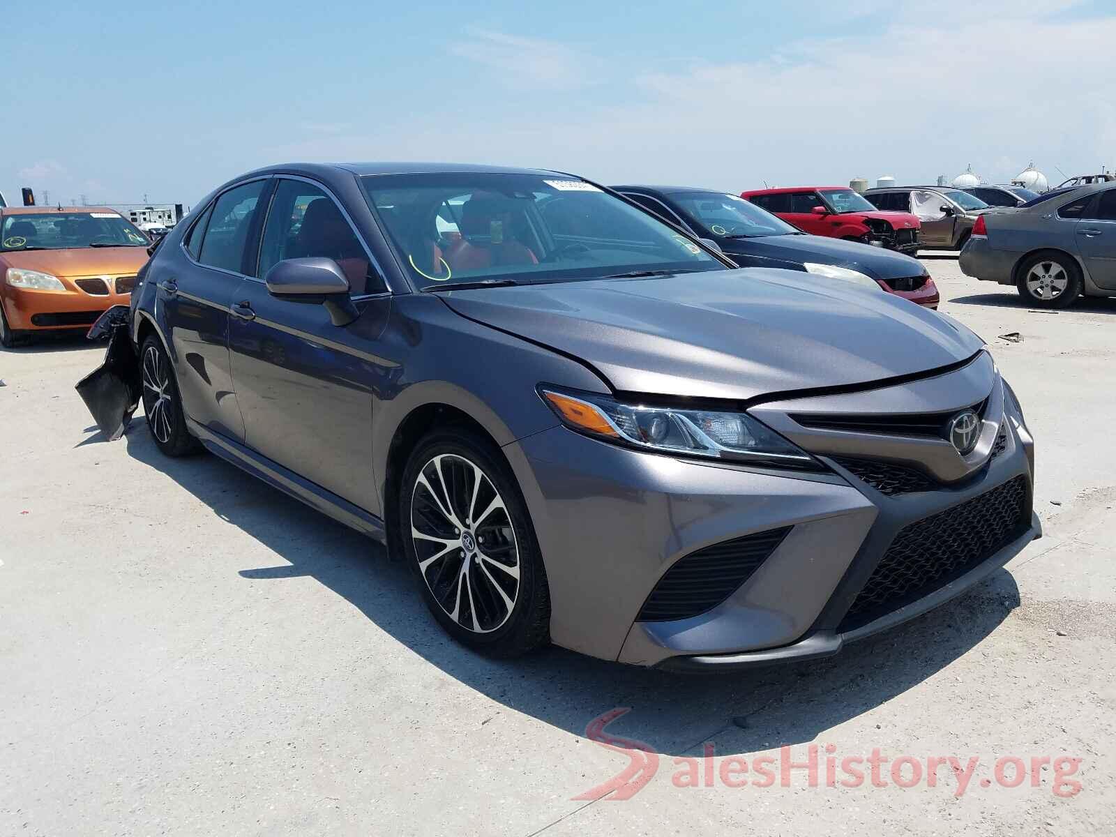 4T1B11HK1JU582245 2018 TOYOTA CAMRY