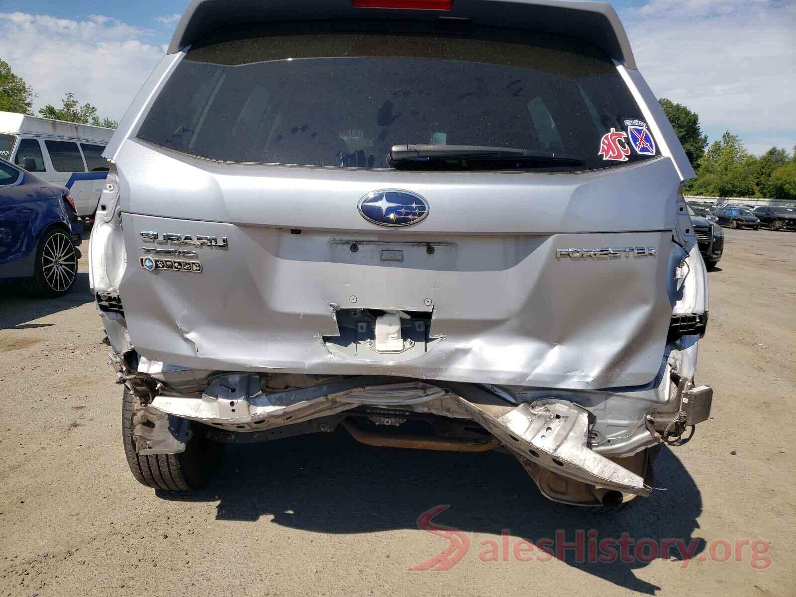 JF2SJAGC6JH528092 2018 SUBARU FORESTER