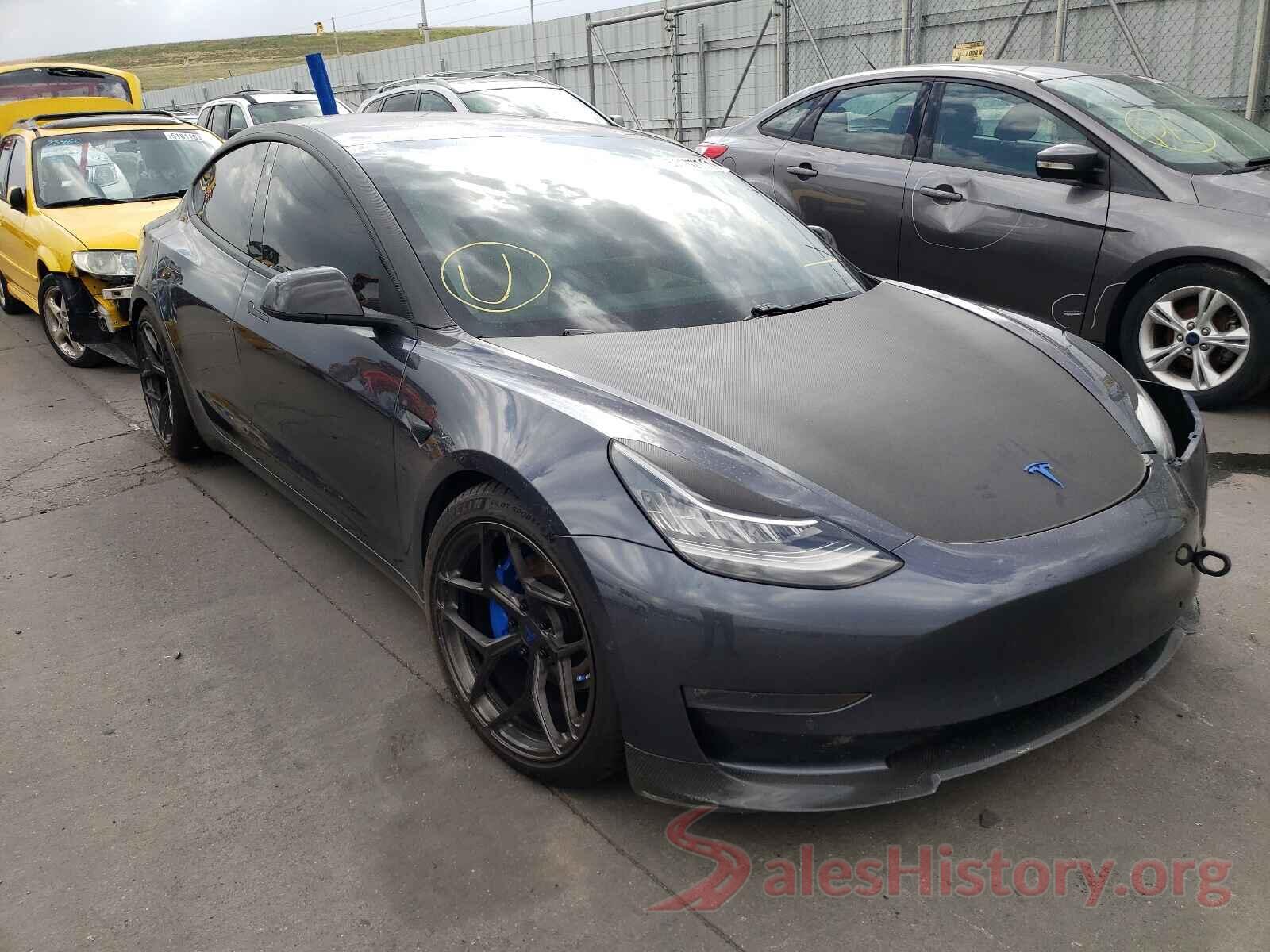 5YJ3E1EB4JF099472 2018 TESLA MODEL 3