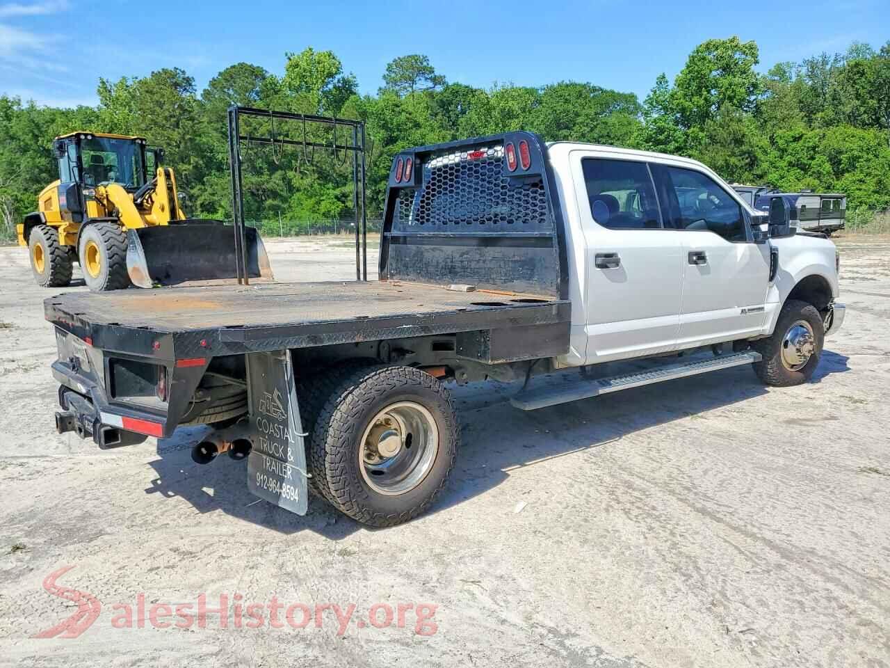 2019 FORD F350 VIN 1FT8W3DT7KEF15204, right side view
