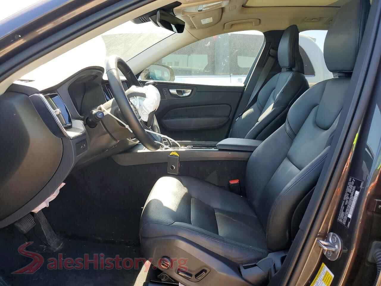 2025 VOLVO XC60 VIN YV4H60RJ5S1013043, engine bay