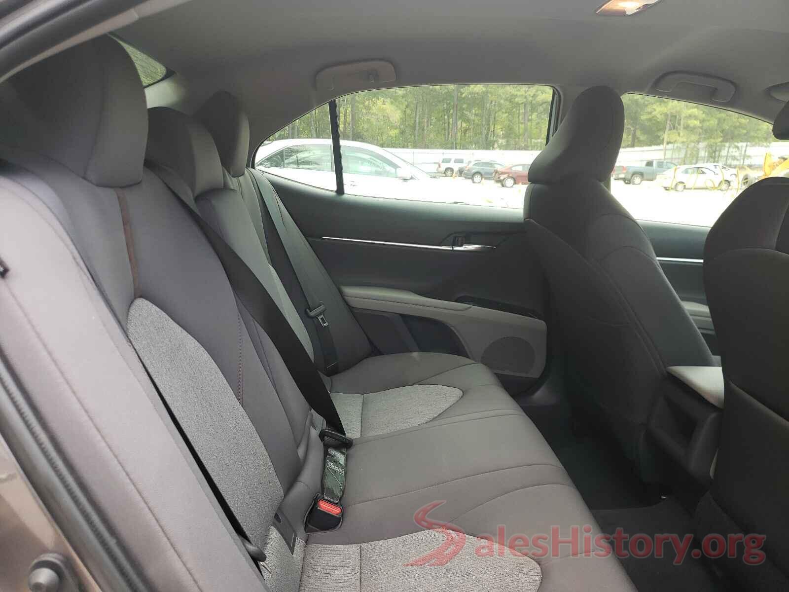 4T1B11HKXJU116930 2018 TOYOTA CAMRY